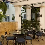 Blue Moon Hotel 
