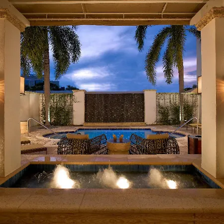 Blue Moon Hotel 
